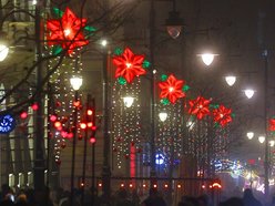 Łódź. Rozświetlony spacer po Łodzi! Zobacz, jak iluminacje rozjaśniają wieczór w mieście