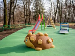 Łódź. Plac zabaw w Parku Julianowskim w Łodzi