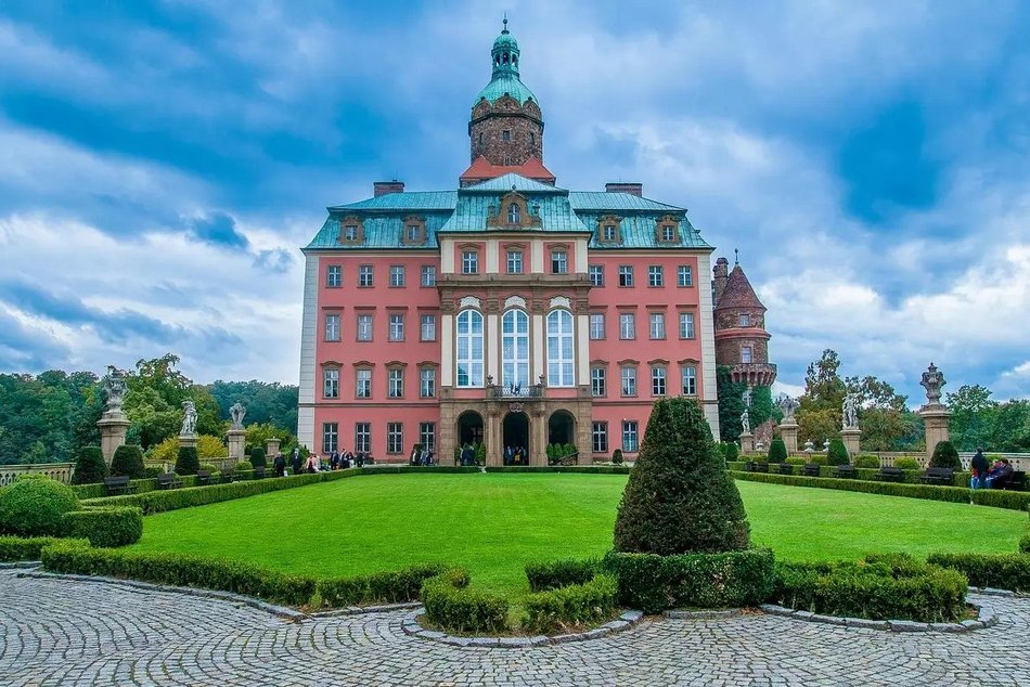 Łódź. Wycieczki z PTTK Łódź. Królewski Wilanów, perły Lubelszczyzny, weekendowe Mazury i więcej