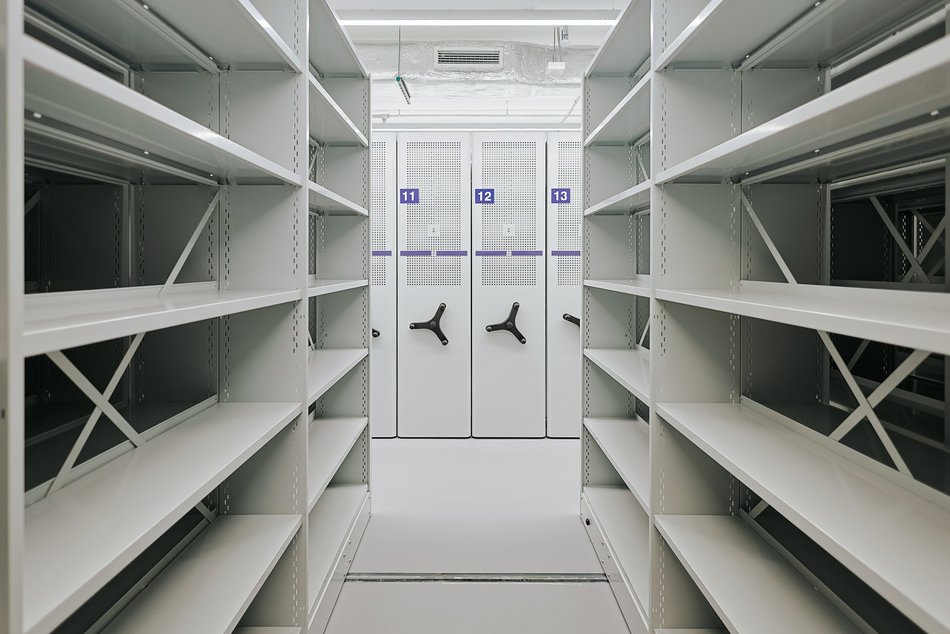 Łódź. Nowy Wydział Ksiąg Wieczystych gotowy. Kryje ponad 40 kilometrów półek