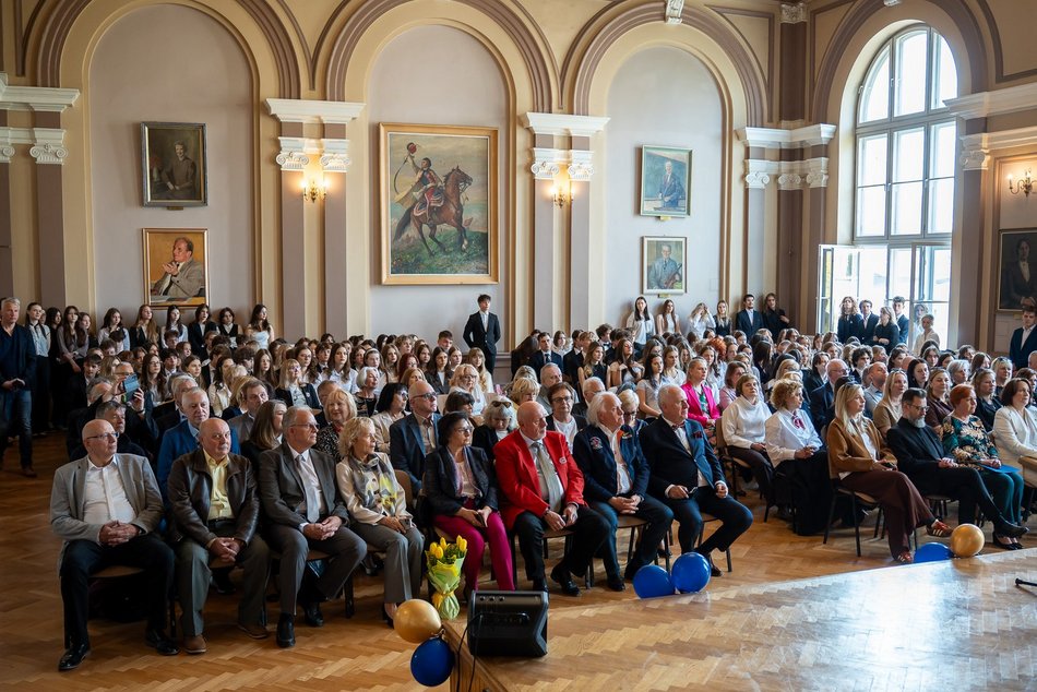 Łódź. Zakończenie roku szkolnego w III Liceum Ogólnokształcącym w Łodzi