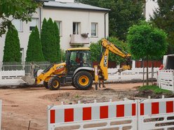 Łódź. Remont Źródłowej. Jest już nowy chodnik. Czas na parkingi i przystanki MPK Łódź