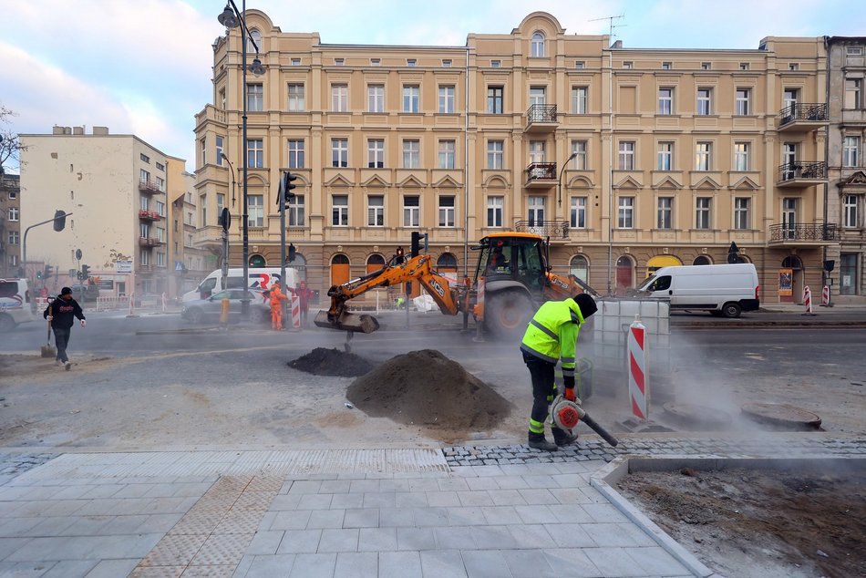 Remont Struga dobiega końca. Jest już asfalt, kiedy skończą chodniki?