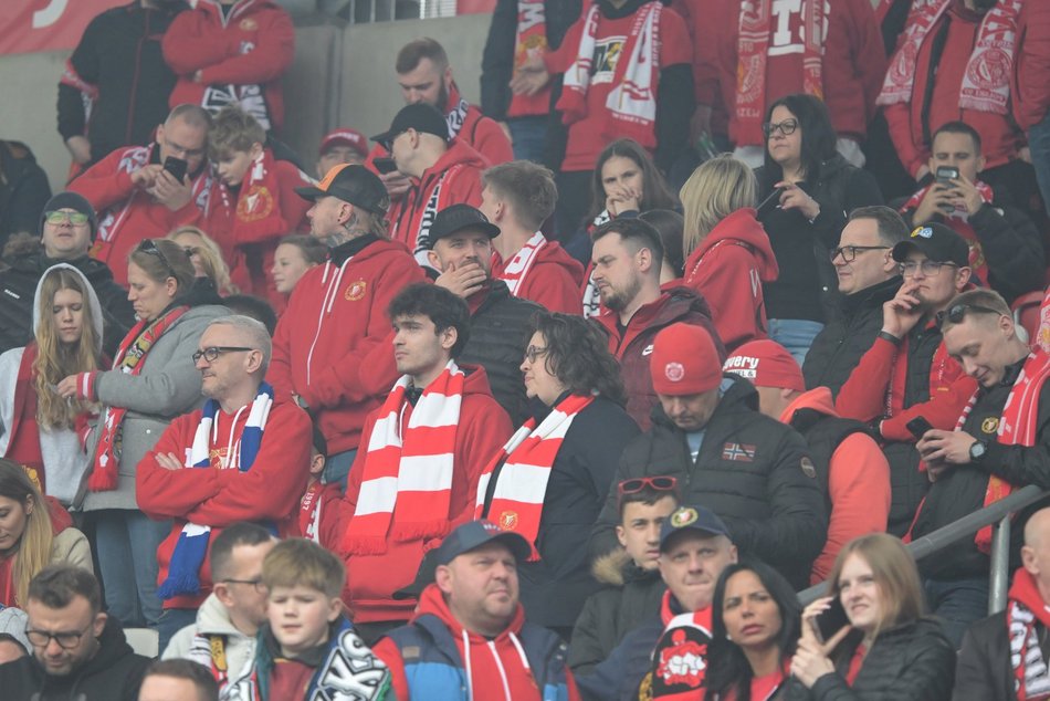 Łódź. Kibice na meczu Widzew Łódź - Bruk-Bet Termalica Nieciecza. Byłeś/aś? Znajdź się w galerii!