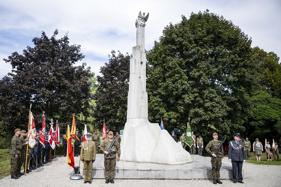 Piknik militarny w parku Helenów