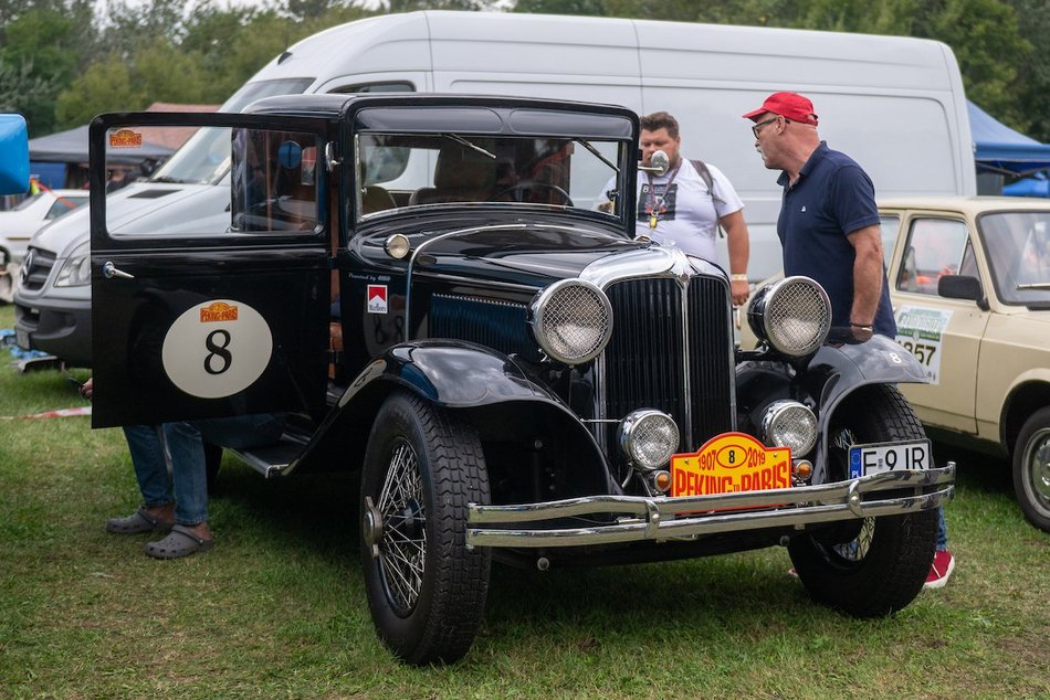 Łódź. Moto Weteran Bazar w Łodzi. Prawdziwy raj dla kolekcjonerów zabytkowych pojazdów