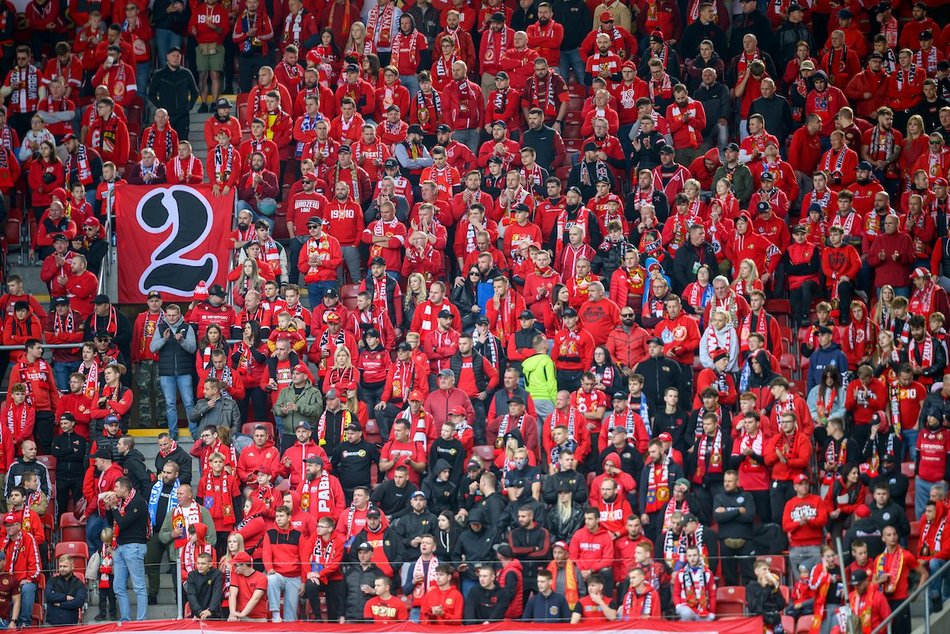 Łódź. Kibice na meczu Widzewa Łódź z Rakowem Częstochowa