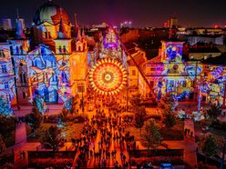 Light Move Festival 2025 Łódź z drona! Wybierz się na lot nad rozświetlonym miastem