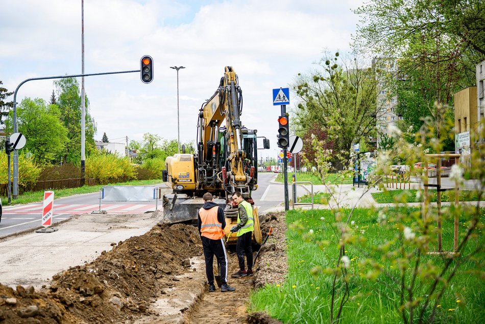 Łódź. Drogowcy rozpoczęli wymianę nawierzchni na Julianowskiej