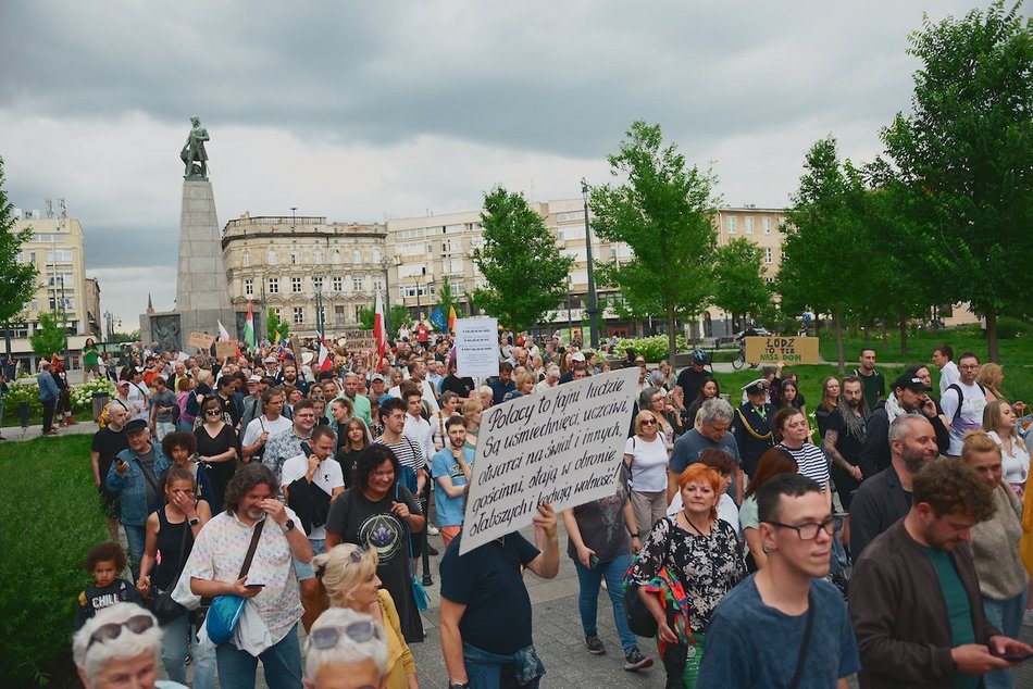 Łódź dla wszystkich! Piotrkowską przeszedł pokojowy spacer