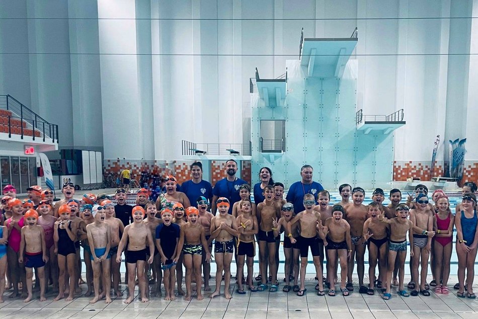 Łódź. Pływa, aby czynić dobro w Łodzi. Jak Adam Jerzykowski przekuł pasję w pomaganie?