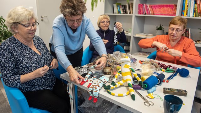 Seniorzy z Łodzi są aktywni cały rok! Z jakich zajęć najchętniej korzystali?