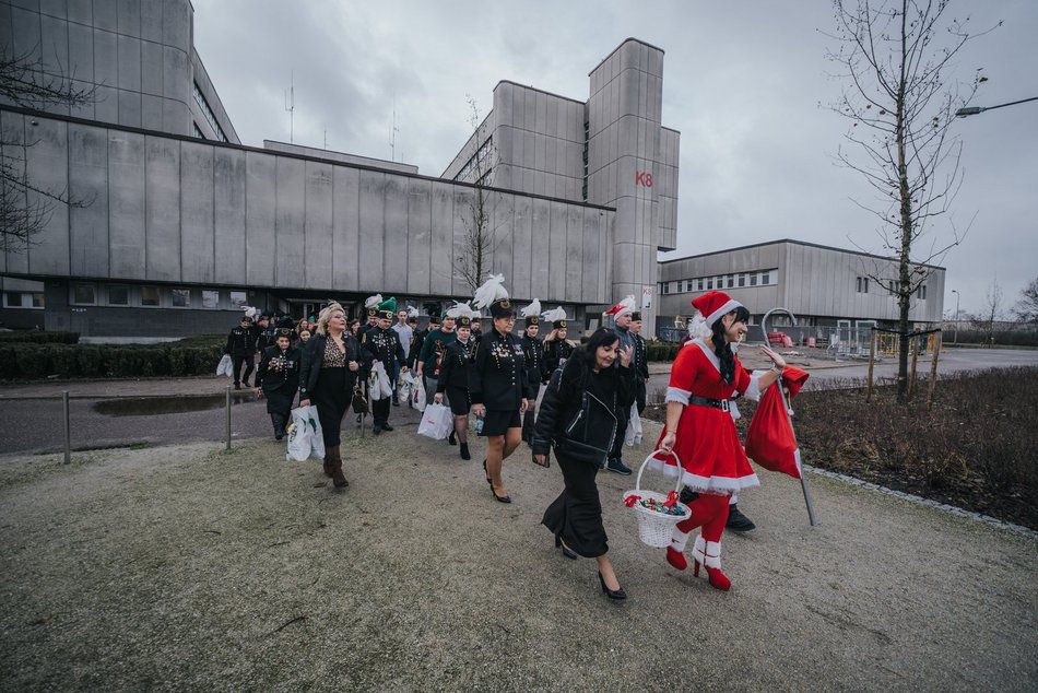 Łódź. Tradycja podtrzymana! Górnicy z Bełchatowa oddali krew i odwiedzili dzieci w Szpitalu Matki Polki w Łodzi
