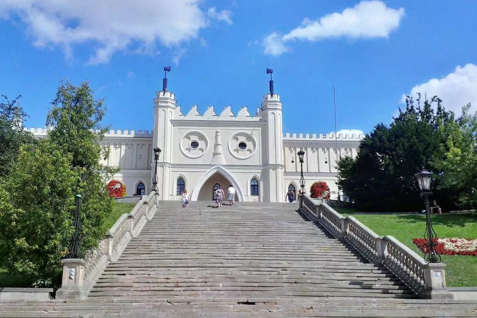 Łódź. Wycieczki z PTTK Łódź. Królewski Wilanów, perły Lubelszczyzny, weekendowe Mazury i więcej