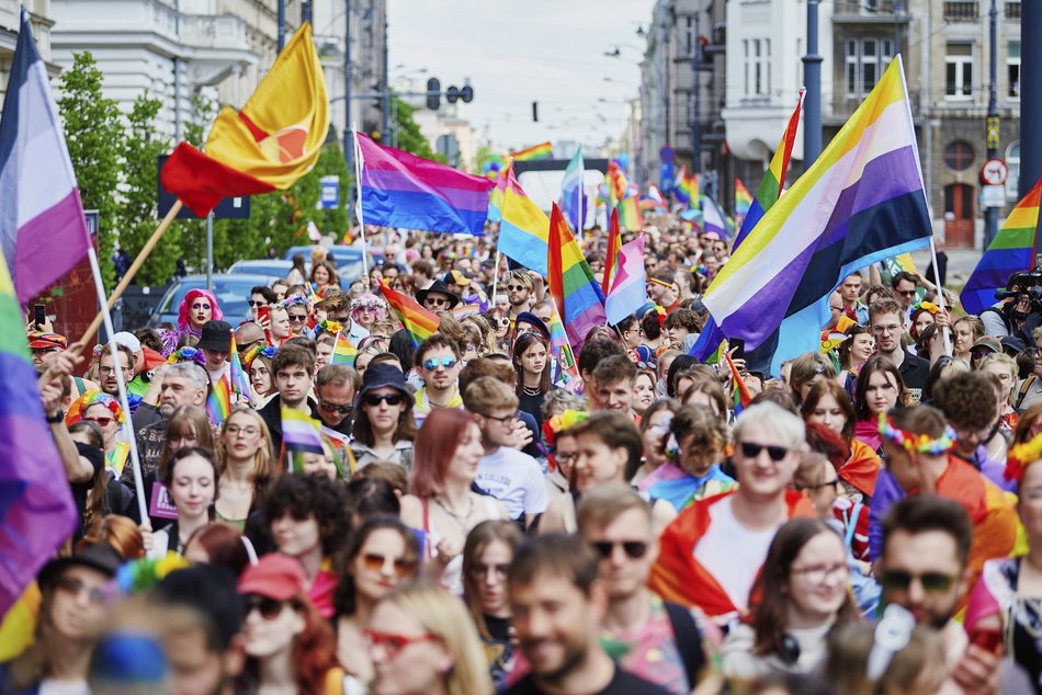 Uczestnicy Marszu Równości na ulicach Łodzi