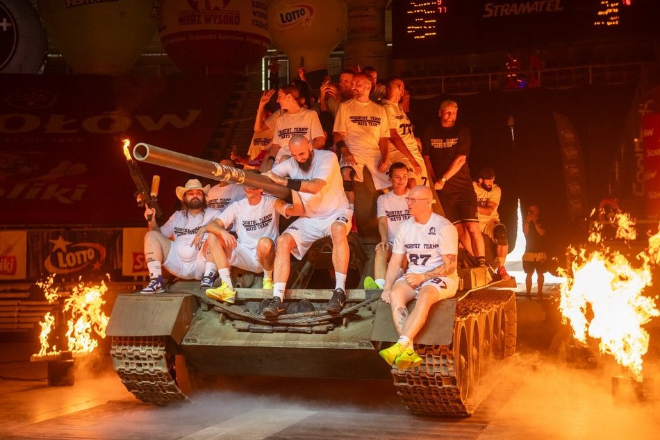 Mecz Gortat Team vs NATO w Łodzi. Czołgi, płomienie i masa sportowych emocji!