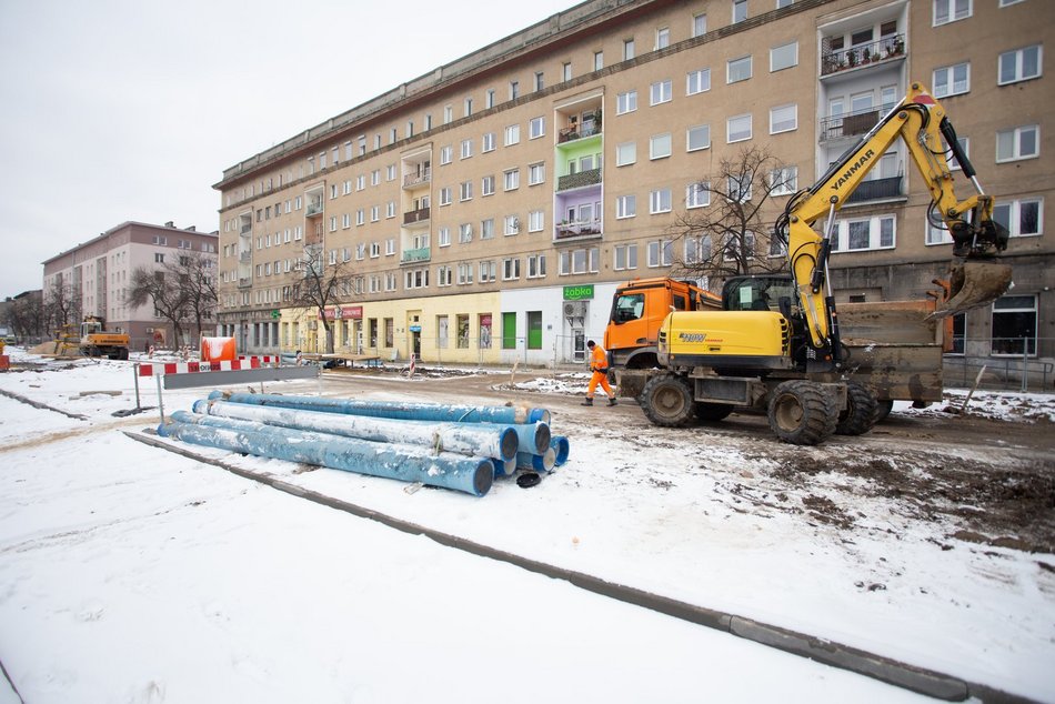 Remont Wojska Polskiego. Zwężenie Strykowskiej