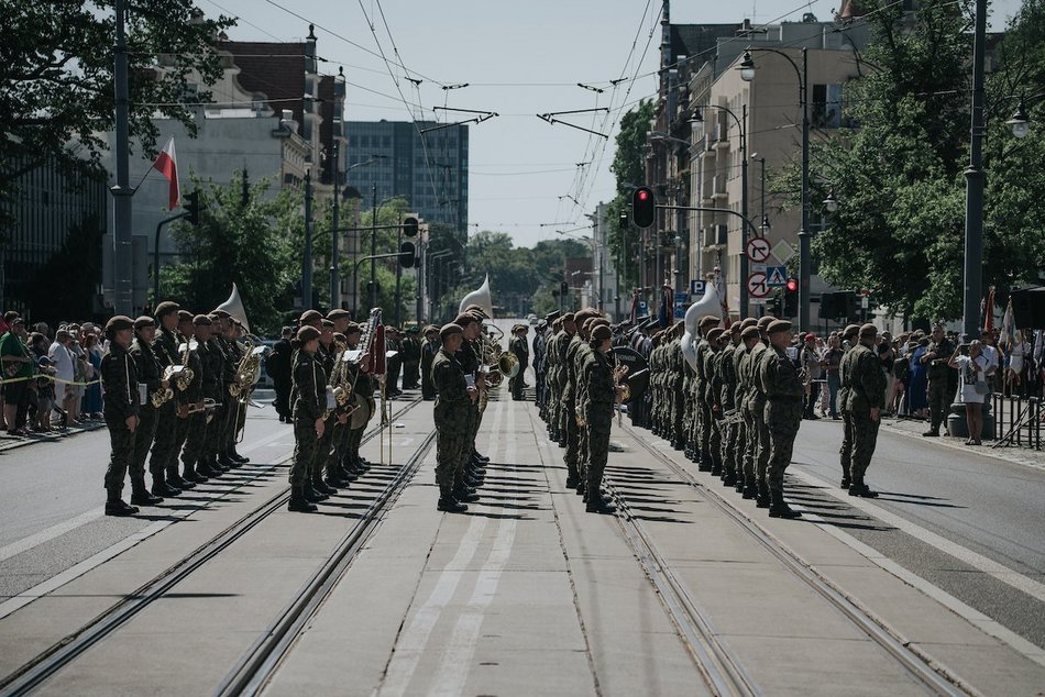 Łódź. Święto Wojska Polskiego w Łodzi. Wielka parada, piknik, rekonstrukcje historyczne