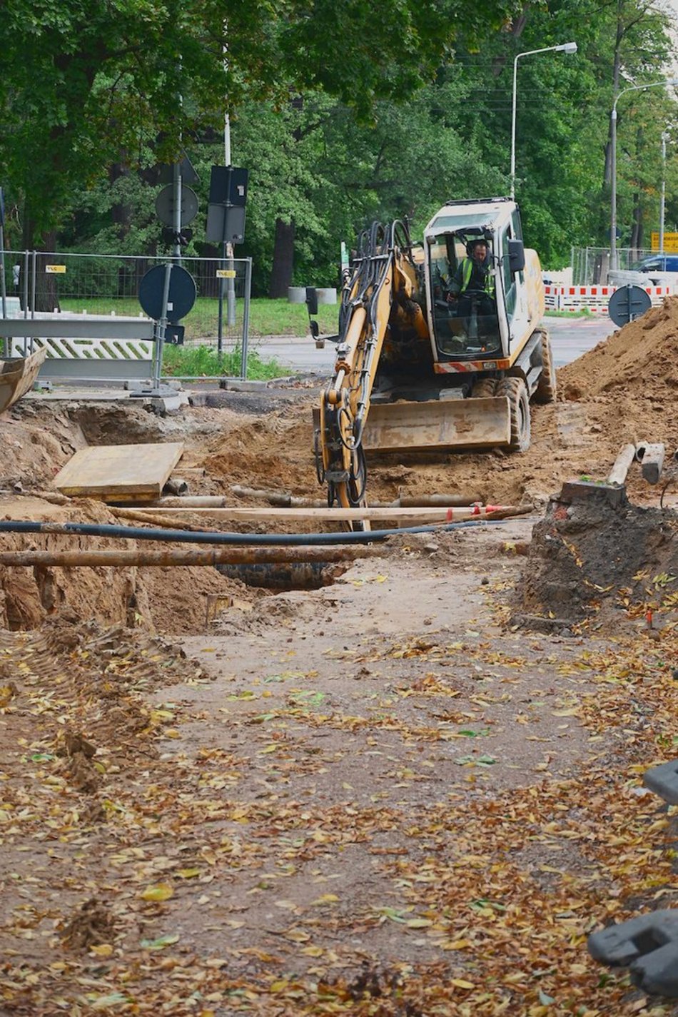 Łódź. Remont Kniaziewicza w Łodzi. Podbudowa pod nową drogę i zmiany w ruchu