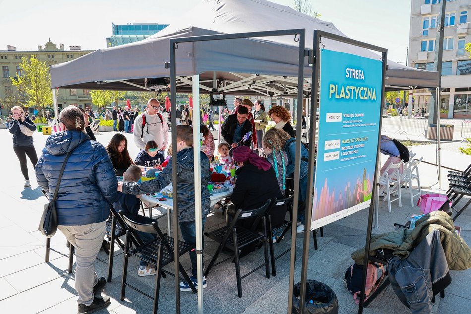 Łódź. Międzynarodowy Dzień Tańca w Łodzi. Pokazy, warsztaty i wspólna potańcówka