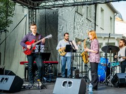 Łódź. Jazzowe Wtorki w Łodzi. Youth Jazz Band wystąpił w Pasażu Róży