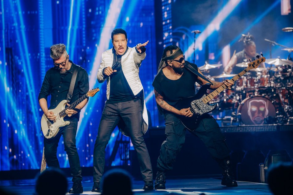 Łódź. Lionel Richie w Łodzi. Ponadczasowe hity porwały publiczność w Atlas Arenie