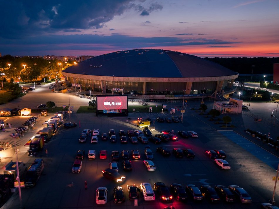Łódź. Motopolówka przy Atlas Arenie w Łodzi. Dobre kino prosto z samochodu