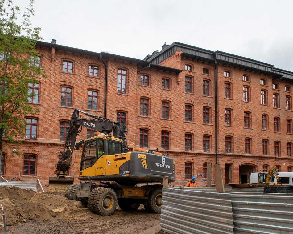 Łódź. Famuła przy Ogrodowej w Łodzi zmienia się na naszych oczach. Zajrzeliśmy na plac budowy!