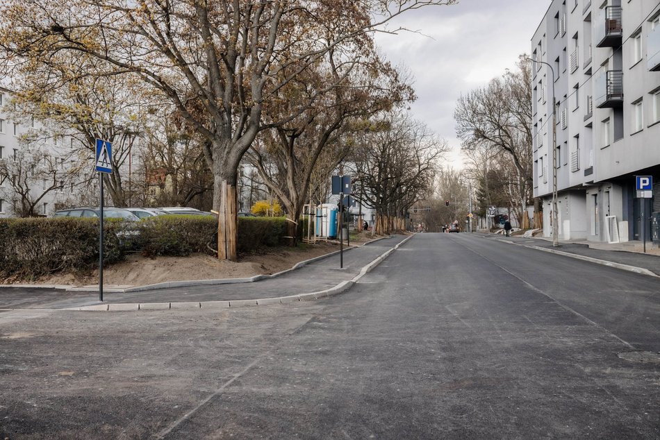 Łódź. Przędzalniana w Łodzi otwarta. Nowa jezdnia, chodniki i parkingi