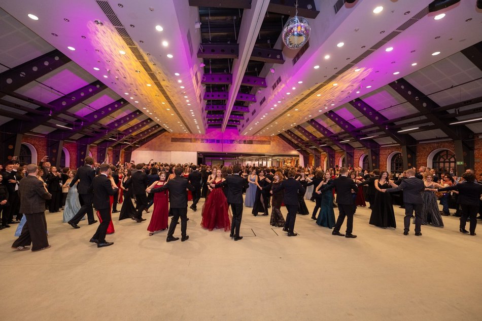 Łódź. Studniówka I LO w Łodzi