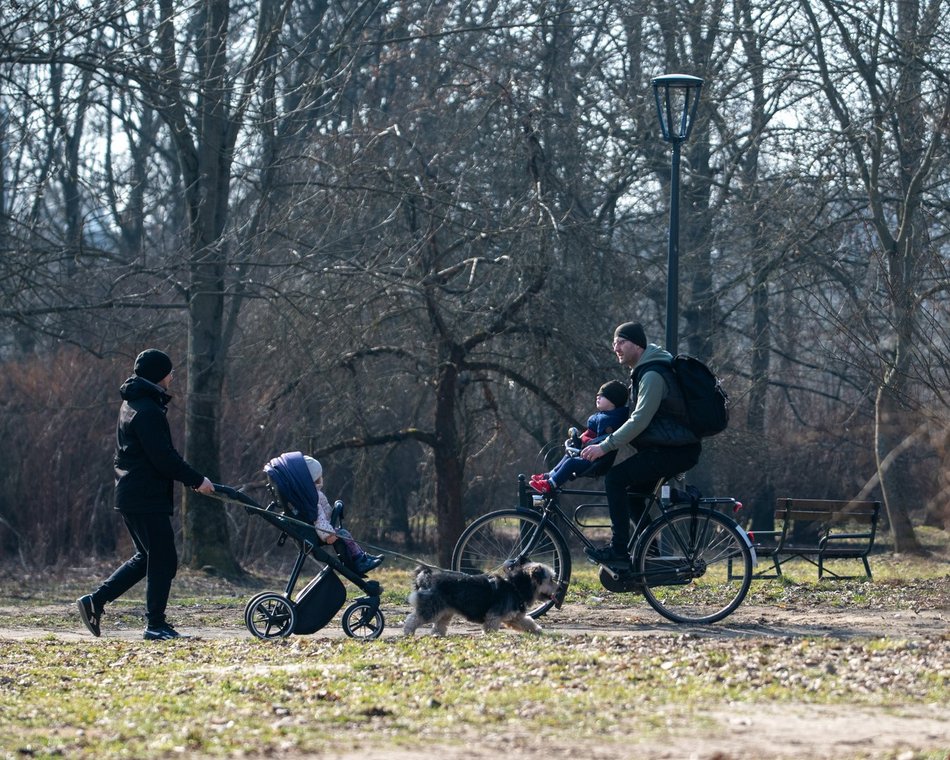 Łódź. Łódź budzi się do życia! Łodzianie i turyści tłumnie korzystają z pierwszych dni wiosny