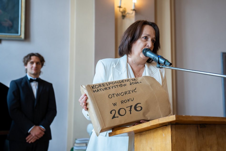 Łódź. Zakończenie roku szkolnego w III Liceum Ogólnokształcącym w Łodzi