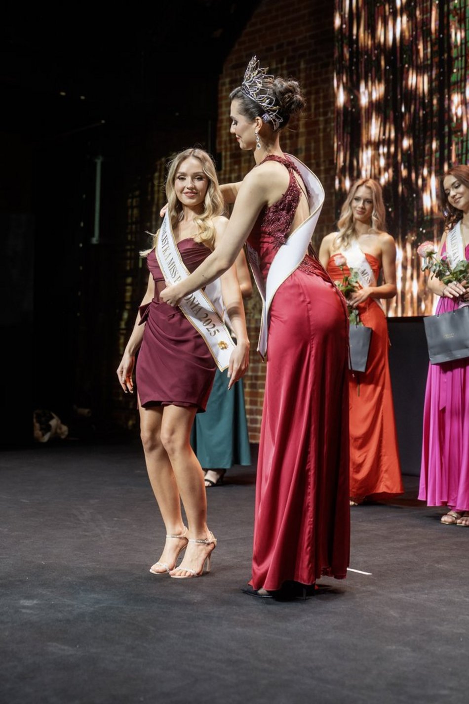 Przedstawienie finalistek Miss Polonia 2025 w Łodzi. Wzruszające pożegnanie Mai Klajdy