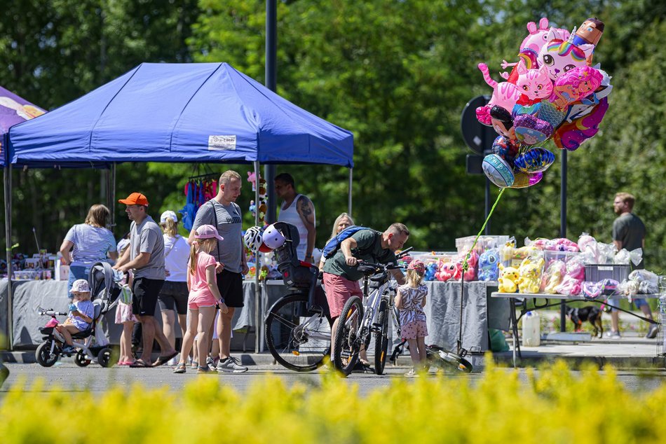 Łódź. Piknik otwarcia Szczecińskiej w Łodzi wielkim hitem. Tłumy łodzian bawią się świetnie