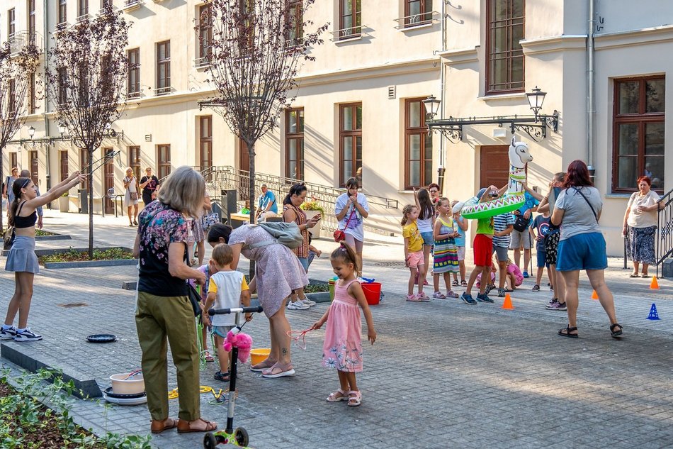 Otwarcie podwórka przy Piotrkowskiej 118