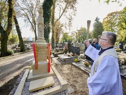 Stary Cmentarz w Łodzi. Odsłonięto Pomnik Pierwszych Łodzian