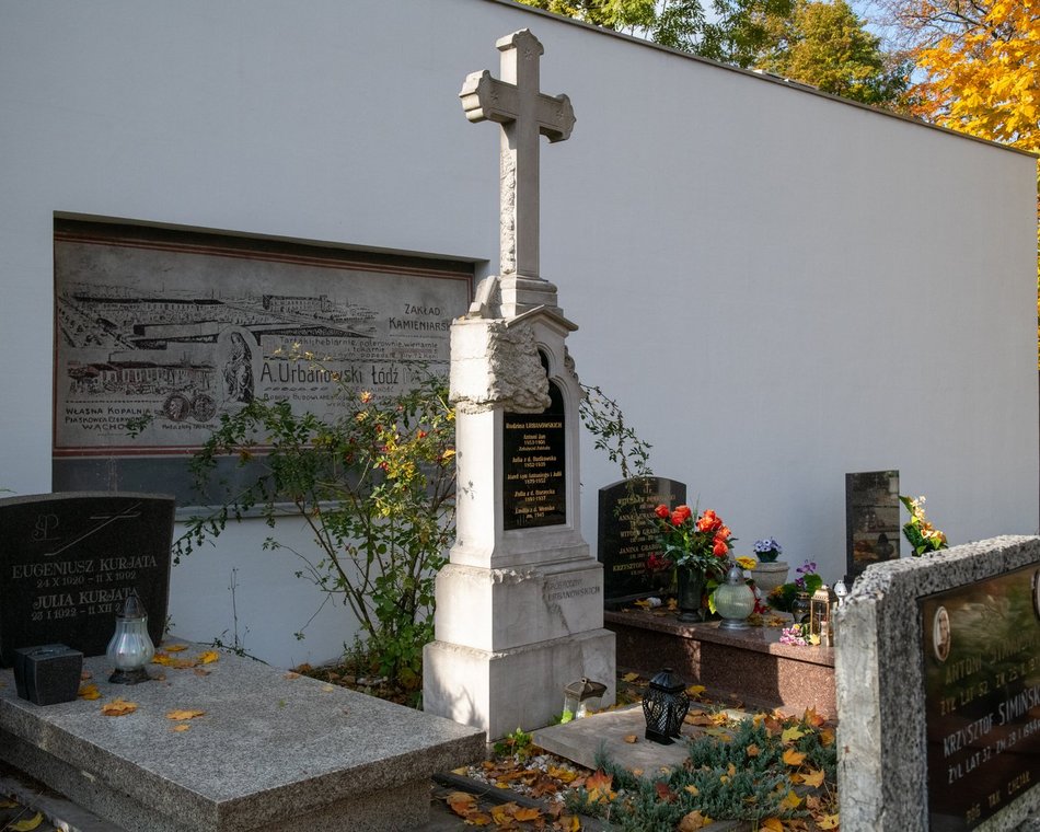 Stary Cmentarz w Łodzi pełen tajemnic. 10 nagrobków, których historię musisz poznać!