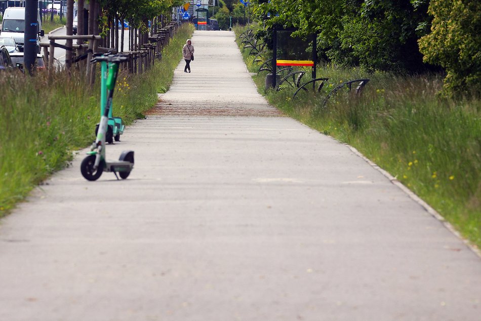 Łódź. Nowa droga rowerowa na Retkini w Łodzi. Trasa jest już otwarta dla rowerzystów