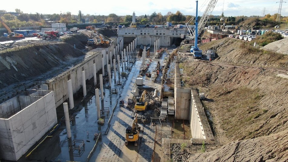 [Translate to Ukraiński:] Tunel średnicowy Łódź - widok na budowę przystanku Łódź Koziny