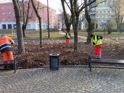 Łódź. Łódź sprząta na błysk po zimie! Pracownicy nie próżnują i porządkują ulice, parki, chodniki i nie tylko