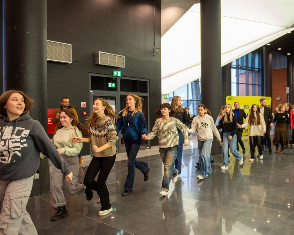 EC1 Łódź - belgijkę tańczą licealiści z II LO, III LO i XI LO