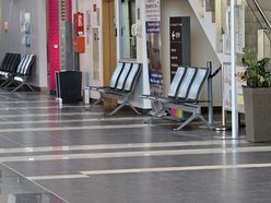 Ewakuacja na lotnisku w Łodzi! Tajemniczy pakunek zostawiony w hali głównej terminala