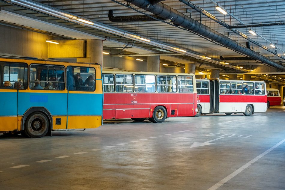 Wielka parada autobusów przejechała ulicami Łodzi