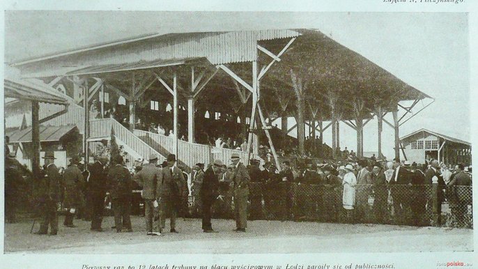Trybuna na placu wyścigowym - rok 1926