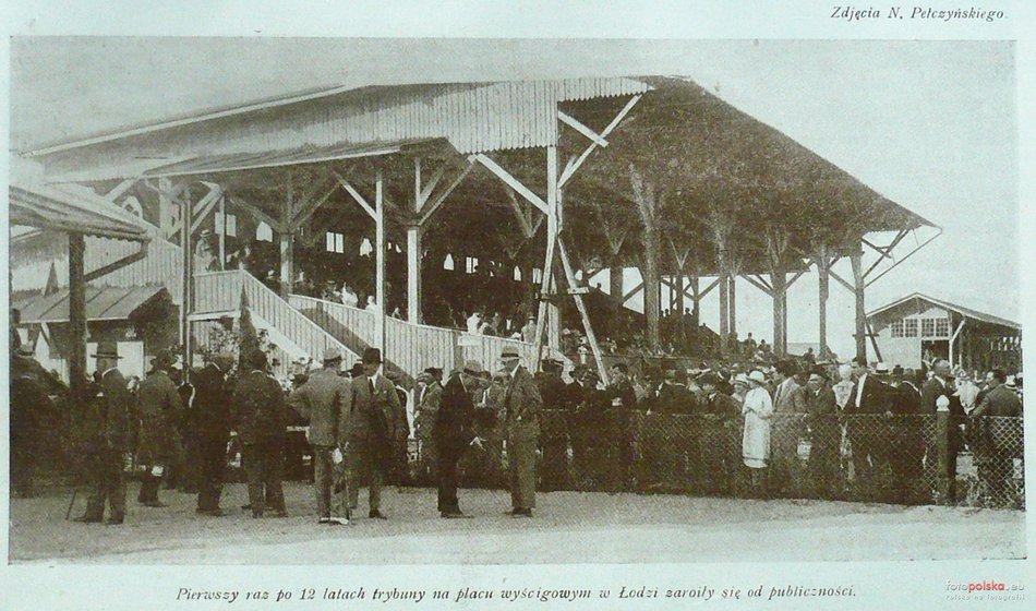 Trybuna na placu wyścigowym - rok 1926
