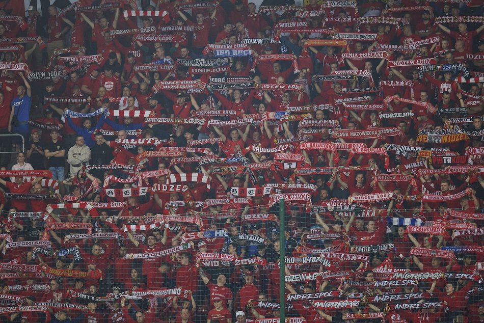 Kibice Widzewa Łódź na trybunach podczas meczu z Górnikiem Zabrze