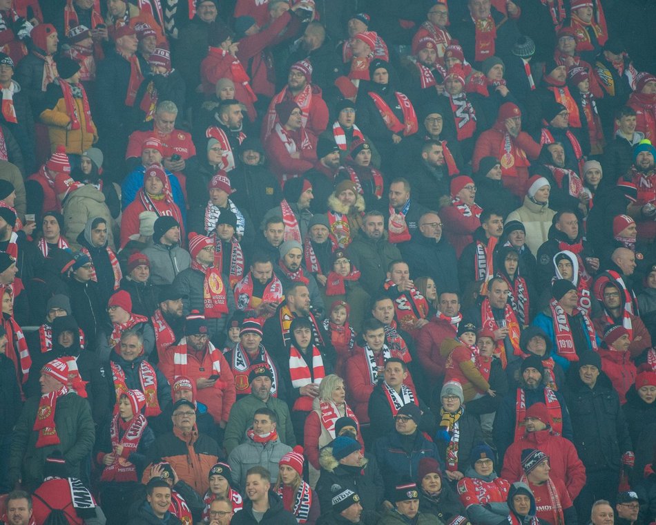 Kibice na meczu Widzewa Łódź z Pogonią Szczecin