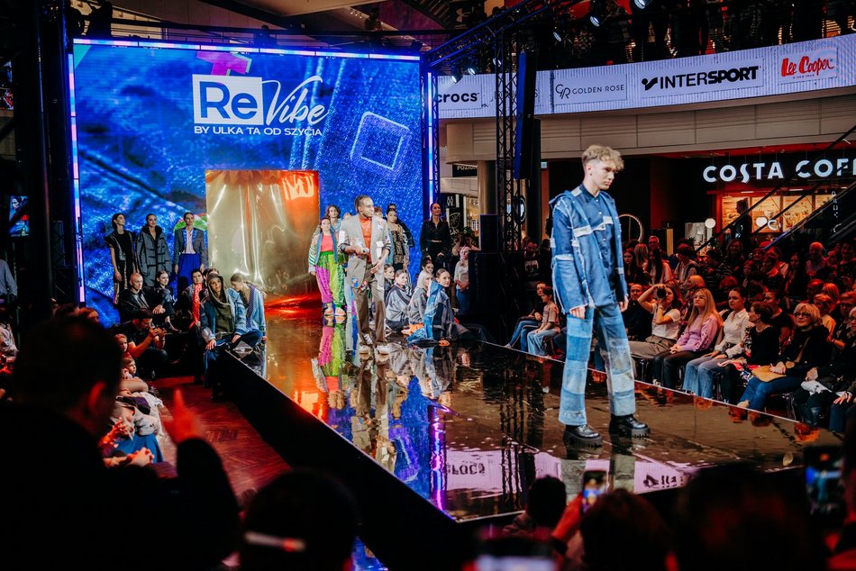 Łódź. Manufaktura Fashion Week w Łodzi. Kolekcja Jarosława Ewerta, koncert Andrzeja Piasecznego i więcej