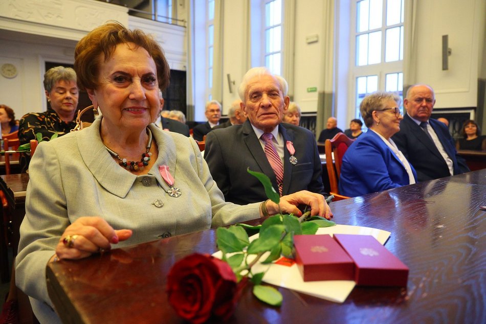 Łódź. Medale za długoletnie pożycie małżeńskie. Rekordziści są razem od 66 lat!