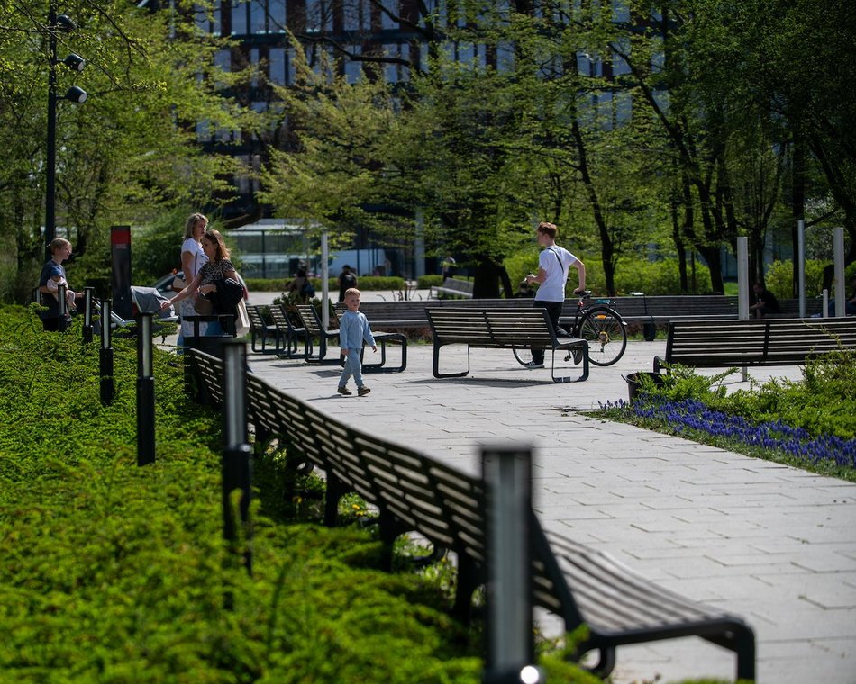Łódź. Park Moniuszki w wiosennej odsłonie. Kolorowe kadry z centrum miasta